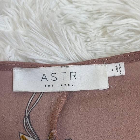 ASTR the Label Pink Blush Floral Wrap Long-Sleeve Bodysuit Blouse - Picture 8 of 9